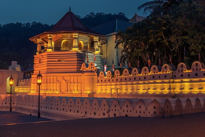 Simply Sri Lanka: 8-Night Cultural and Wildlife Road Trip from Negombo photo 2