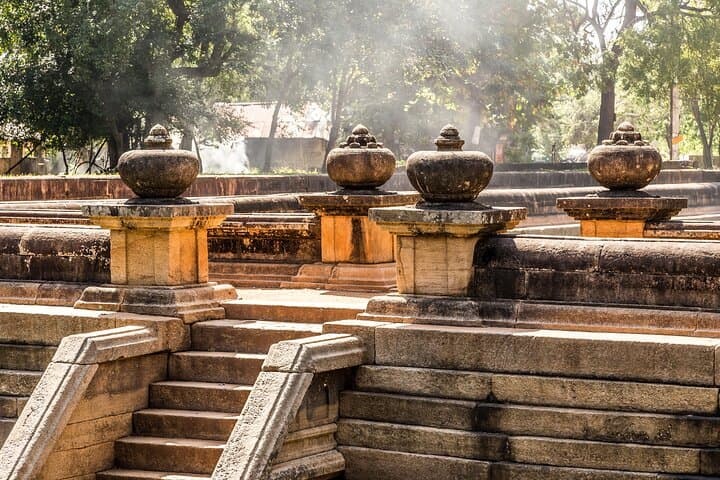 Anuradhapura Day Trip from Negombo: Ancient Stupas, Bodhi Tree & Mihintale