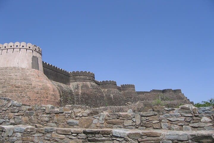 Kumbhalgarh Fort Day Trip from Udaipur — Walls, Wildlife & Hilltop Views photo 2