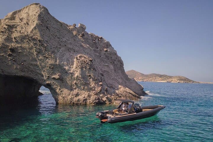 Private Paros Cruise: Antiparos, Despotiko & Panteronisia Day Charter