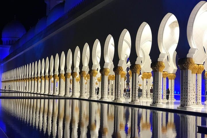 Morning Private Abu Dhabi Tour: Grand Mosque, Louvre & High Tea at Etihad Towers photo 4