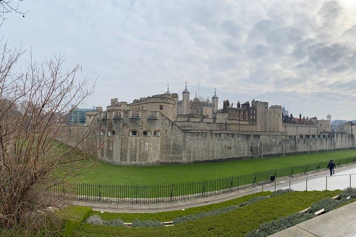 Inside the Tower of London: Small-Group Guided Tour with Crown Jewels Access photo 3