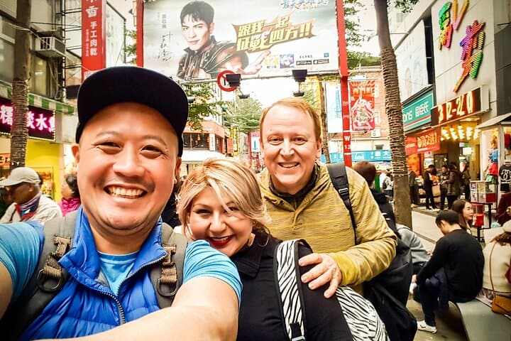 Seoul Personalized Private Tours with Local Hosts: 8-Hour Custom Walking Experience photo 3