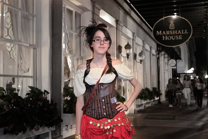 Haunted Savannah Booze and Boos: Ghost Pub Walking Tour in the Historic District photo 6