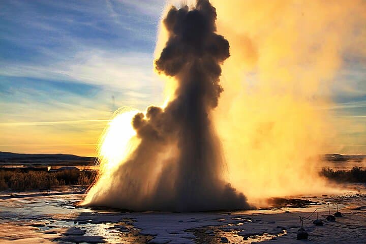 Golden Circle to Blue Lagoon: A One-Day Iceland Adventure from Reykjavik