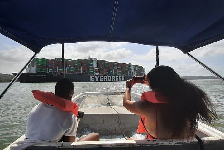 Ocean-to-Ocean Panama Canal Day Tour: Gatun Lake, Locks & Monkey Island photo 1