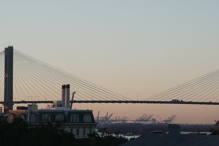 Savannah Bar Crawl by the Bridge: Historic River Street Rooftop, Brewery & Distillery Tour