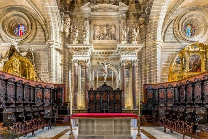 Jerez Walking Tour: Alcázar & Cathedral Highlights in Two Hours photo 3