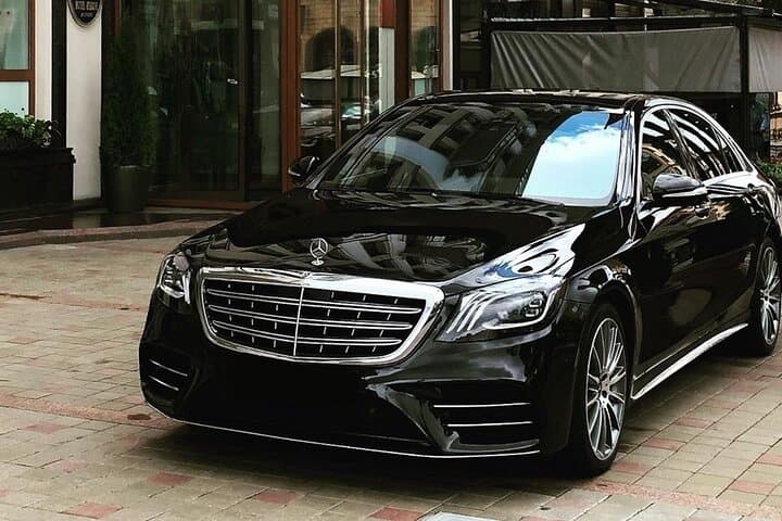 Seattle Airport Luxury Transfer: Private SEA to Downtown in Comfort