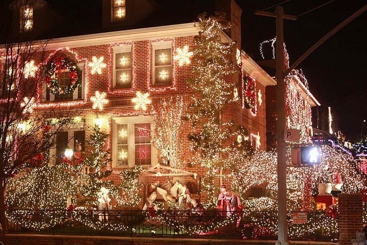 Dyker Heights Christmas Lights Tour: Brooklyn's Best Holiday House Displays photo 1