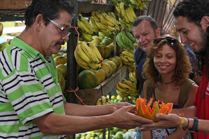 San José Bites & Sights: Central Market Walking Food Tour