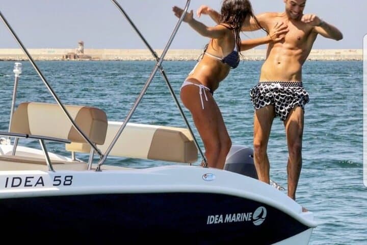 Self-Drive Amalfi Coast Boat Rental: Capri & Amalfi Day Trip photo 6