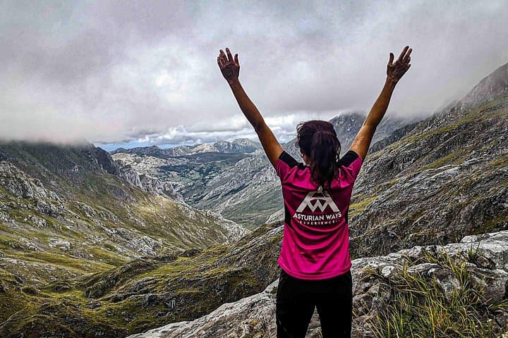 Full-Day Hike to Lake Moñetas in Picos de Europa — Vega del Toro Route
