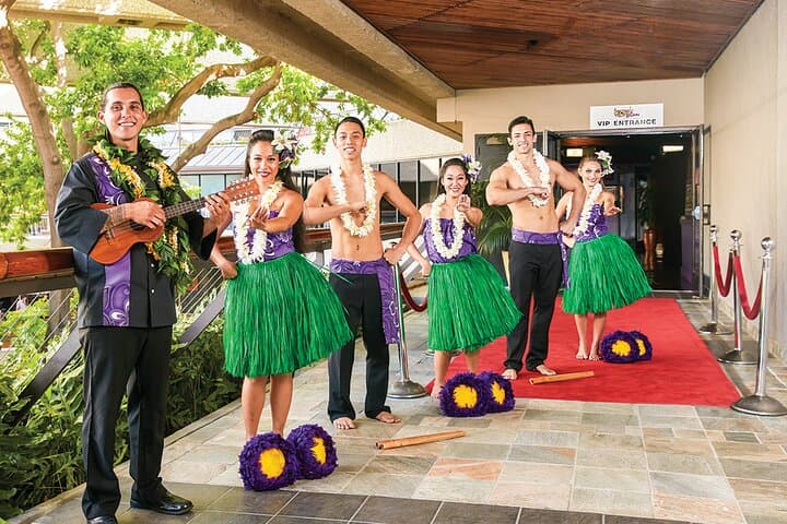 Waikiki Luau Buffet & Rock-A-Hula Show: Hawaiian Dinner and Live Performance photo 4