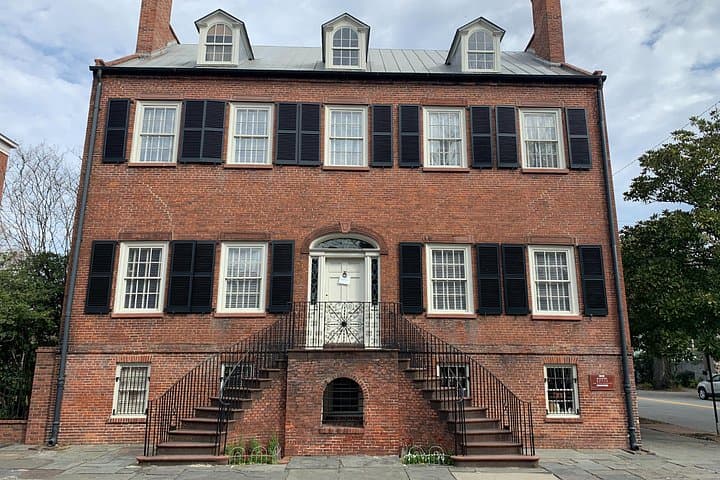 Self-Guided Old Squares of Savannah Walking Tour — Solo App-Led Historic Walk photo 2