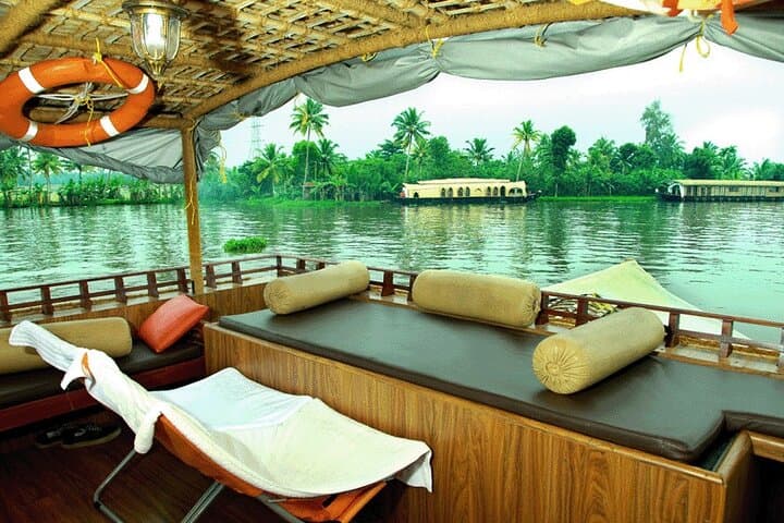 Overnight Alleppey Houseboat Cruise: Luxury Backwaters from Kochi photo 5