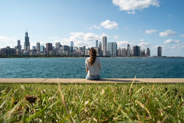 Chicago Skyline & River Cruise: Premium Driving Tour with Shoreline Architecture Cruise photo 3