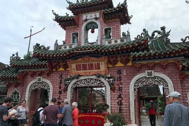 Hoi An Old Town Walking Tour and Local Food Experience photo 5