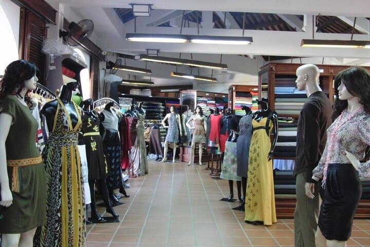 Hoi An Walking Tour: Market Food, Tailors & Traditional Massage photo 4
