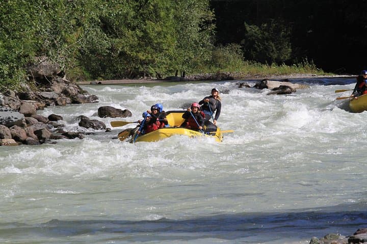 Family-Friendly Cheakamus Splash Rafting: Whistler to Squamish River Run photo 4