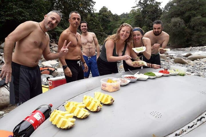 Tena Jatun Yaku Rafting: Full-Day Class III Rafting with Lunch photo 2