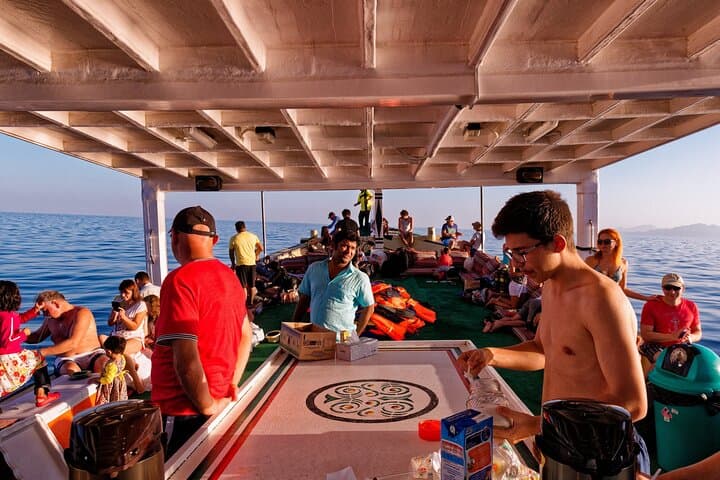 Musandam Dibba Dhow Cruise: Full-Day Snorkel, Dolphin Watching & Coastal Caves photo 5