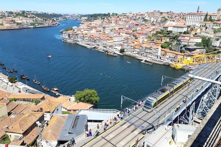 Porto Private Airport Transfer with 2-Hour Mini-Tour — Arrival Transfer and City Highlights photo 5