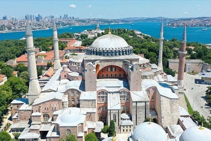 Full-Day Istanbul Old City Tour — Hagia Sophia, Topkapi & Grand Bazaar photo 2