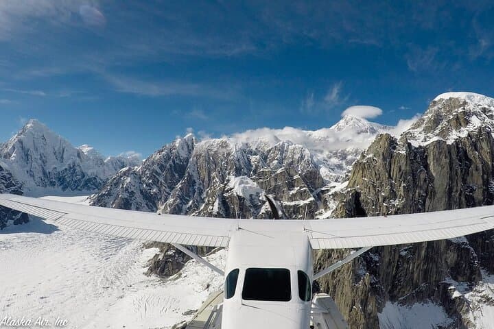 Denali Floatplane Flightseeing and Remote Guided Hike from Talkeetna