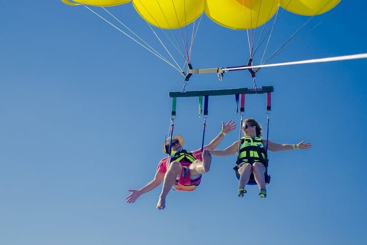 Fly Over Isla Mujeres: Parasailing from Cancun's Shores photo 6