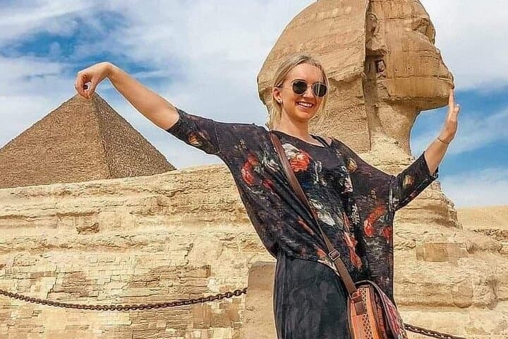 Sunset Camel Ride at the Giza Pyramids with BBQ Dinner