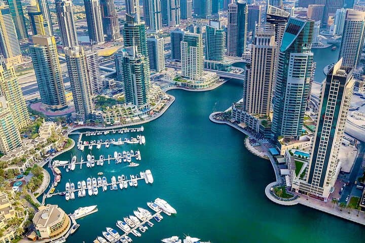 Modern Dubai Morning Tour: Burj Khalifa & Dubai Aquarium Experience photo 3