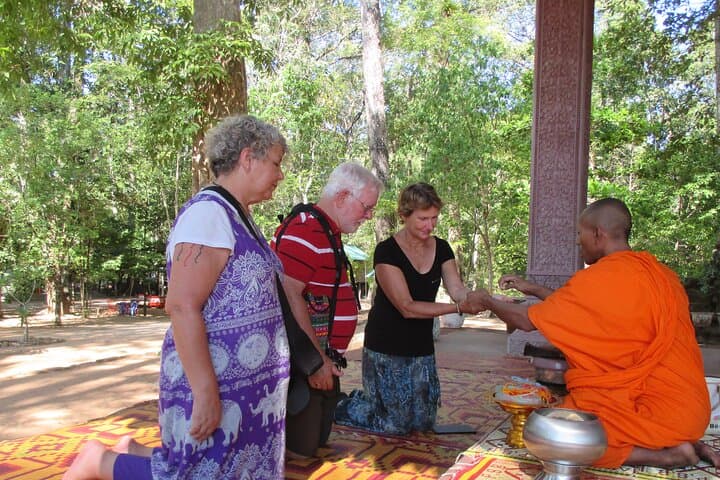 Explore Angkor Wat, Ta Prohm & Banteay Srei: Full-Day Private Tour from Siem Reap