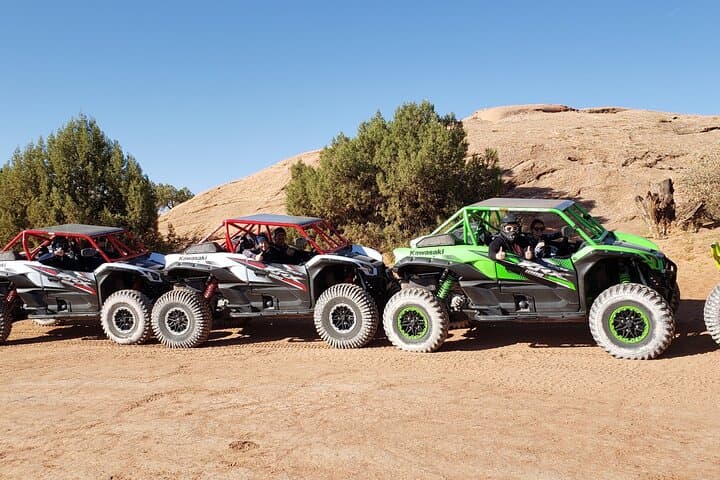 Drive the Slickrock: Hell’s Revenge & Fins N’ Things UTV Tour in Moab