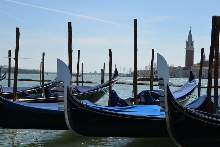 Venice 2-Hour Guided Walking Tour with Gondola Ride photo 2