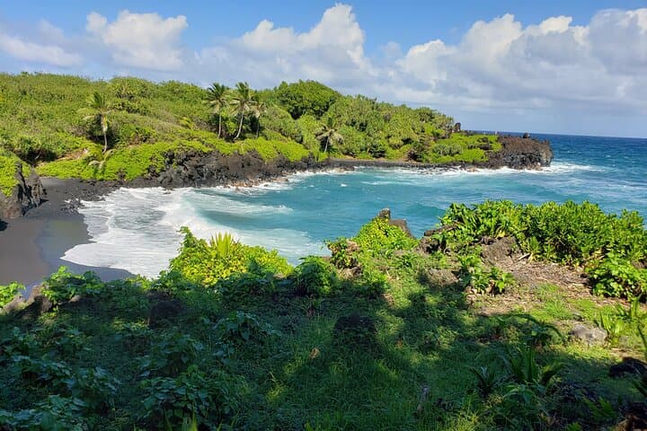 Reverse Road to Hana: Full-Circle Luxury Tour from West Maui