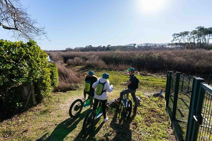 90-Minute Electric Scooter Ride Through Hossegor's Dunes and Lake photo 3