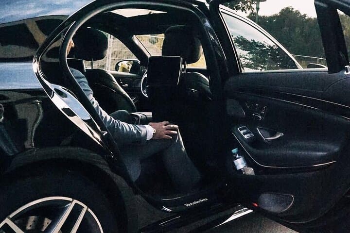 Smooth Private Arrival Transfer from LAS to Las Vegas — Business Car Service photo 2