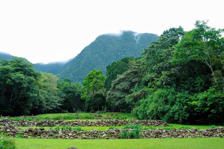 Explore El Valle de Antón: Waterfalls, Hot Springs & Artisan Markets photo 2
