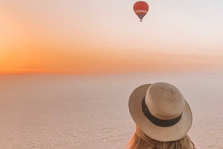 Sunrise Hot Air Balloon & Falcon Show over Dubai Desert Conservation Reserve photo 4
