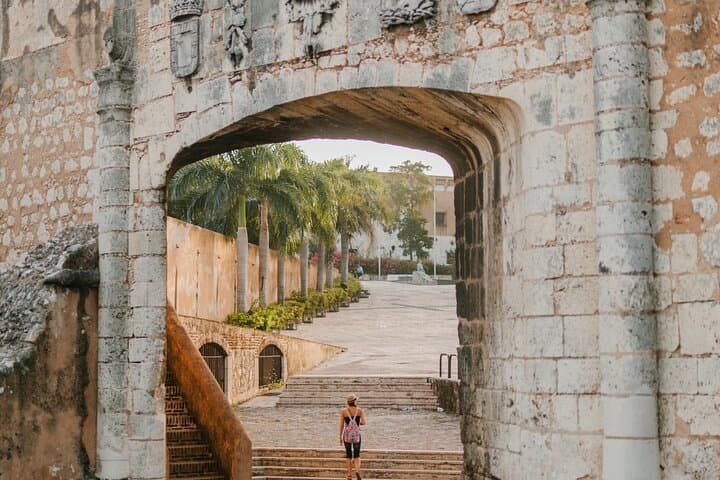 Colonial Zone Train: 45-Minute Santo Domingo Historic Tour on the Chuchu Colonial photo 2