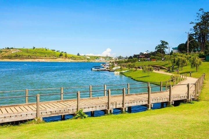 Private Nuwara Eliya Day Tour from Kandy — Tea Country, Ramboda Falls & Gregory Lake photo 3