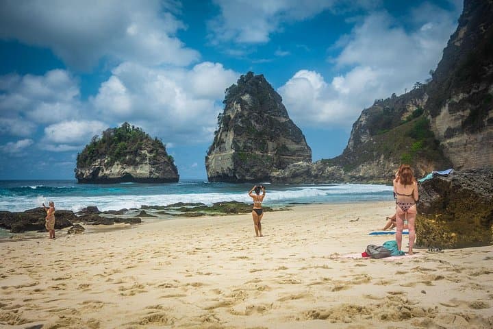 Full-Day East Nusa Penida Tour from Bali — Diamond Beach, Atuh & Molenteng Tree House photo 1