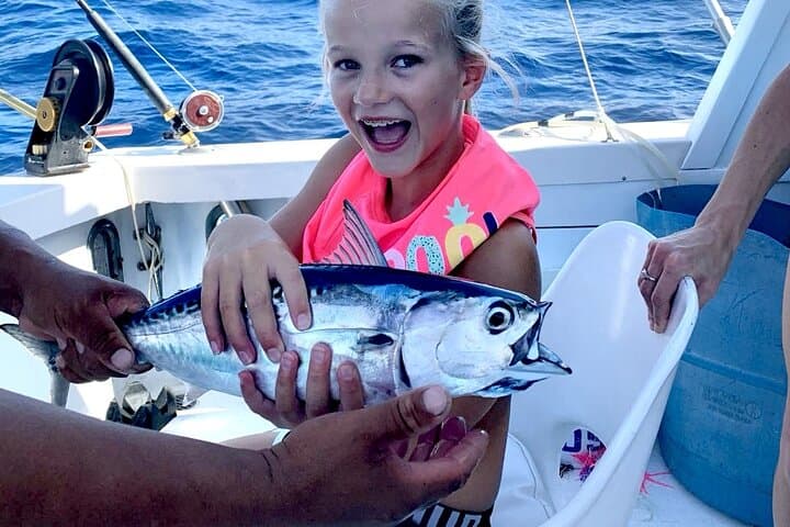 Private Inshore Fishing Charter — Isla Mujeres & Cancún (4-Hour)