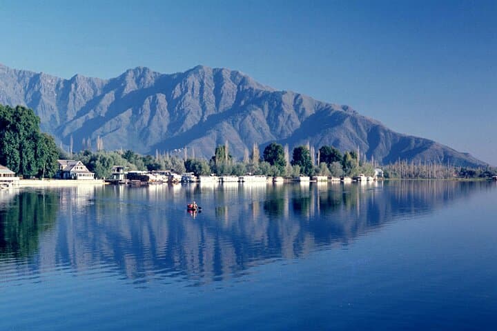 9-Day Vaishno Devi and Kashmir Tour: Katra to Srinagar, Gulmarg & Sonamarg photo 4