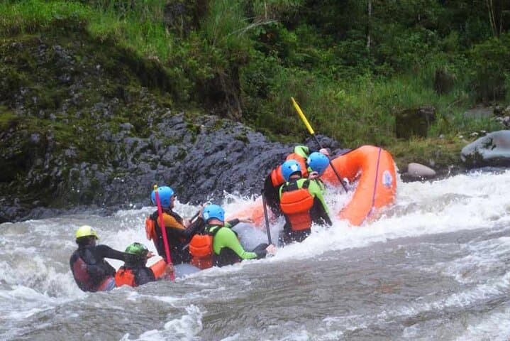 Upper Pastaza River Rafting near Puyo — Class III–IV Adventure with Lunch photo 3