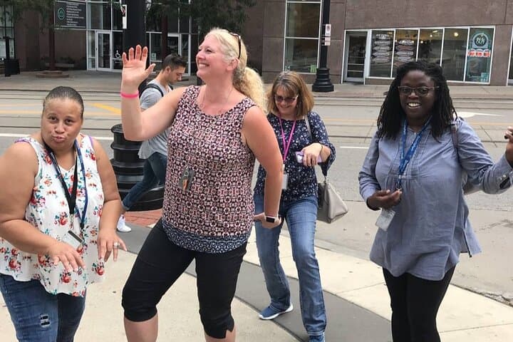 Explore Hartford: 2-Hour Crazy Dash Scavenger Hunt Through Downtown