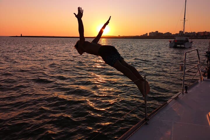 Vilamoura Sunset Sailing Cruise: Falésia Cliffs & Algarve Dusk