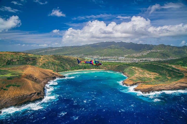 Soar Above Oahu: A 30-Minute Helicopter Tour Over Iconic Hawaiian Landscapes photo 2