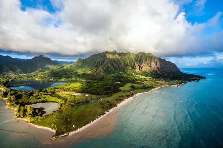 Royal Crown of Oahu Helicopter Tour: A 60-Minute Circle Island Adventure photo 5
